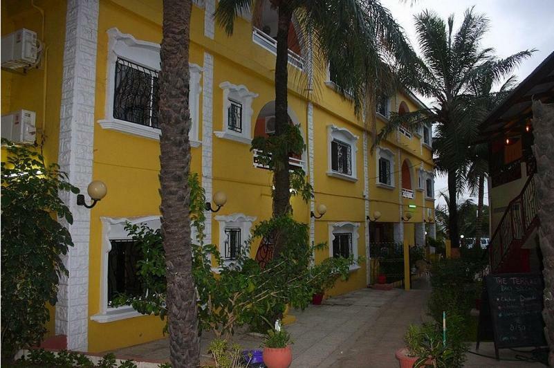 Calabash Apartment-Hotel Kotu Exterior photo